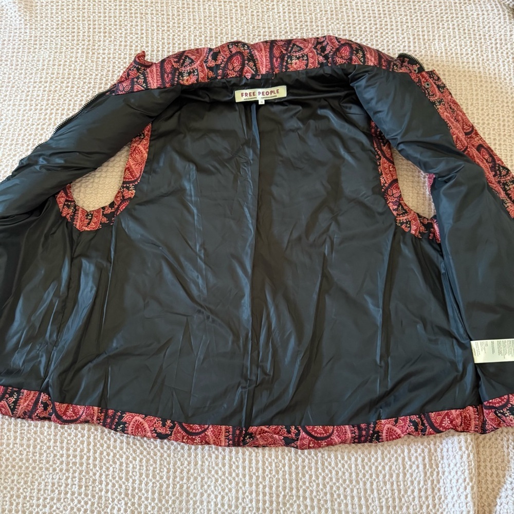 Free People Flora Puffer Vest – Pink Paisley – XS/S (oversized fit) - Picture 14 of 14